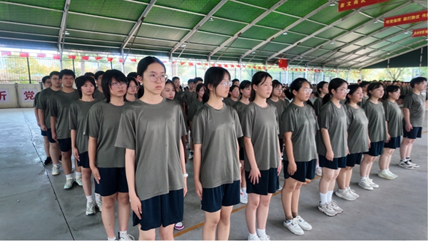 军训07.jpg 军训07.jpg