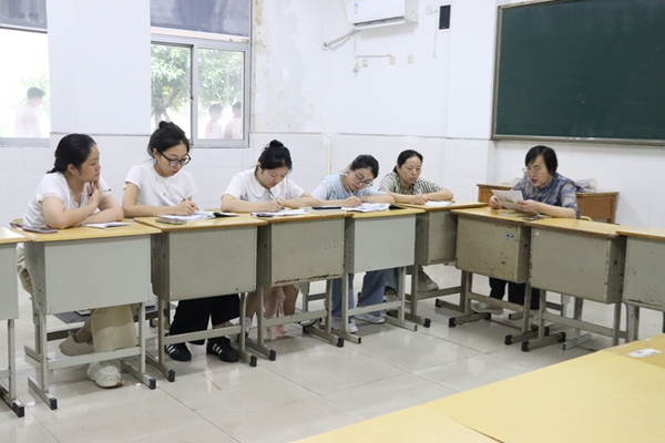 高三调研38.jpg