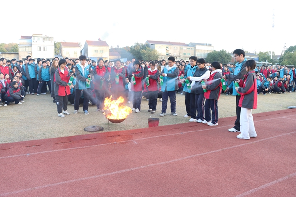 湟里高中成功举办“关注安全 珍爱生命”主题科普教育活动