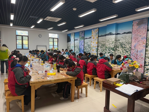 深耕劳动实践  赋能青春成长