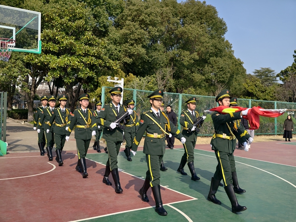 砥砺奋进新征程，同心逐梦向未来  ——湟里高级中学2026年春学期第一次升旗仪式顺利举行